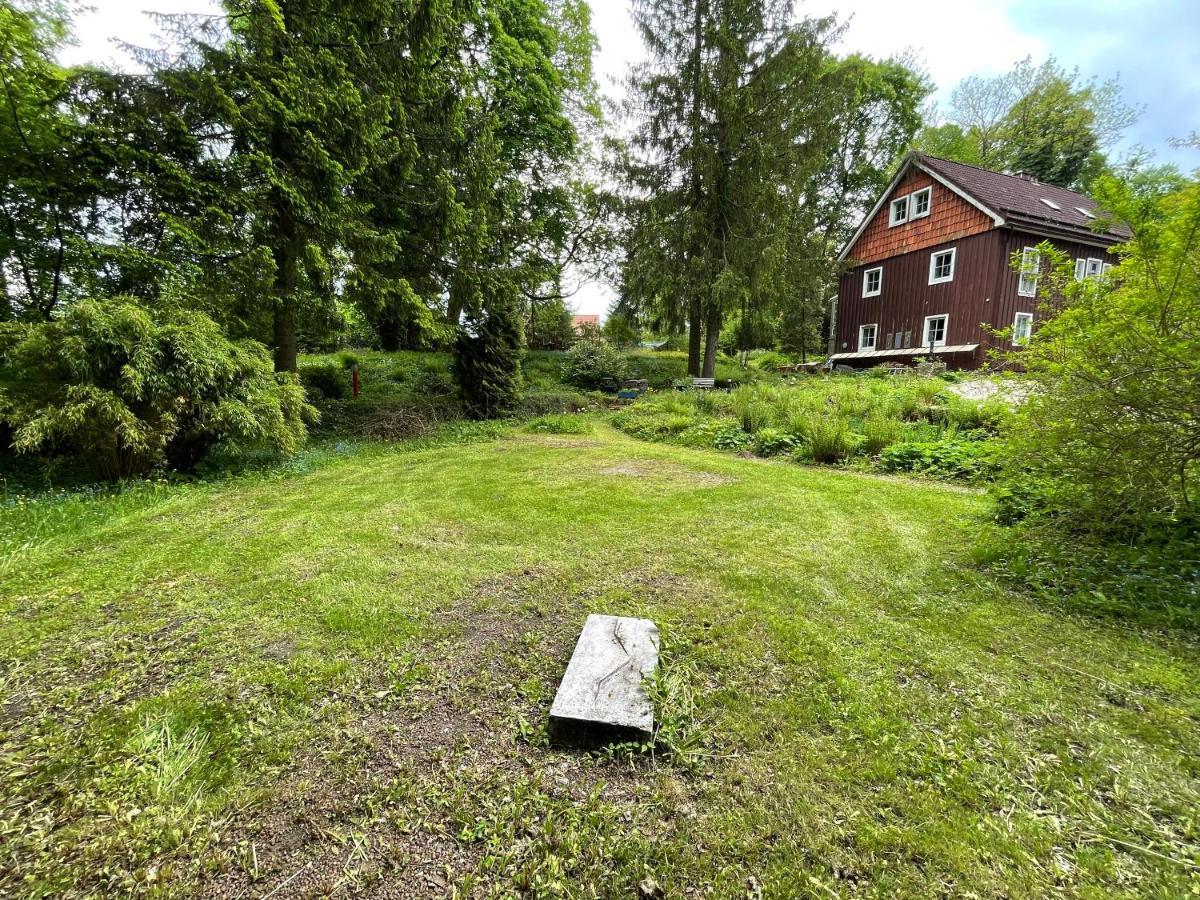 Liebevoll Eingerichtetes Ferienhaus Mit Grossem Garten クラウスタール・ツェラーフェルト エクステリア 写真