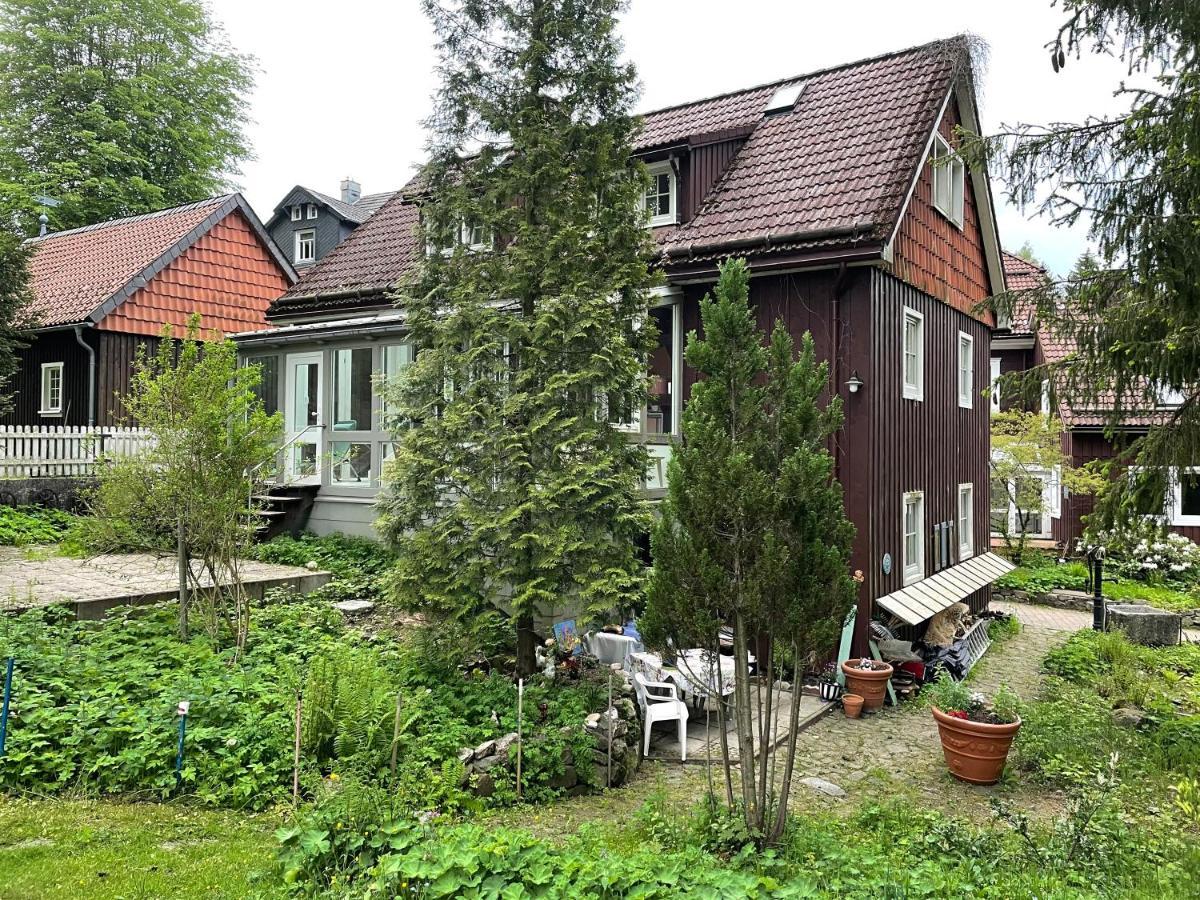Liebevoll Eingerichtetes Ferienhaus Mit Grossem Garten クラウスタール・ツェラーフェルト エクステリア 写真