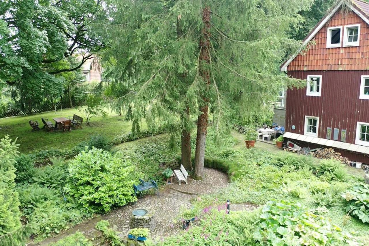 Liebevoll Eingerichtetes Ferienhaus Mit Grossem Garten クラウスタール・ツェラーフェルト エクステリア 写真