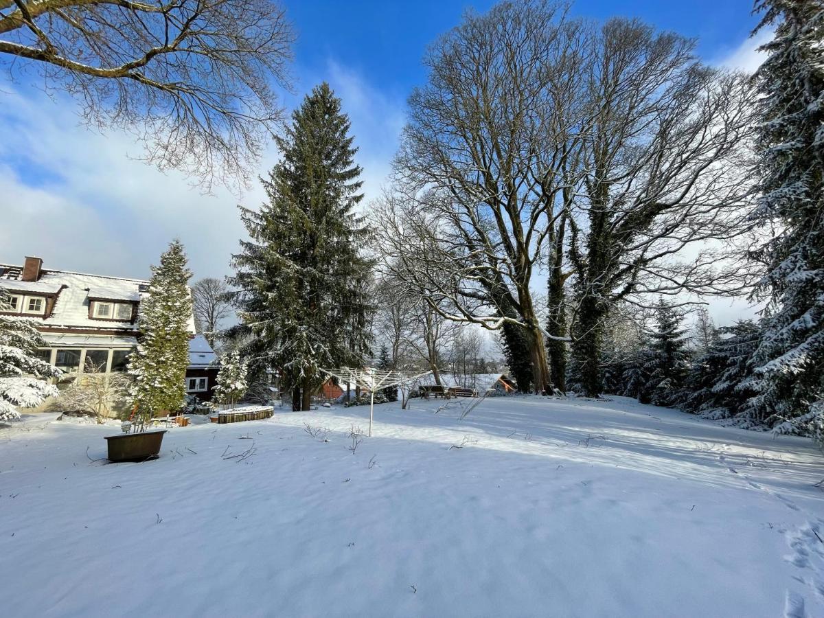 Liebevoll Eingerichtetes Ferienhaus Mit Grossem Garten クラウスタール・ツェラーフェルト エクステリア 写真