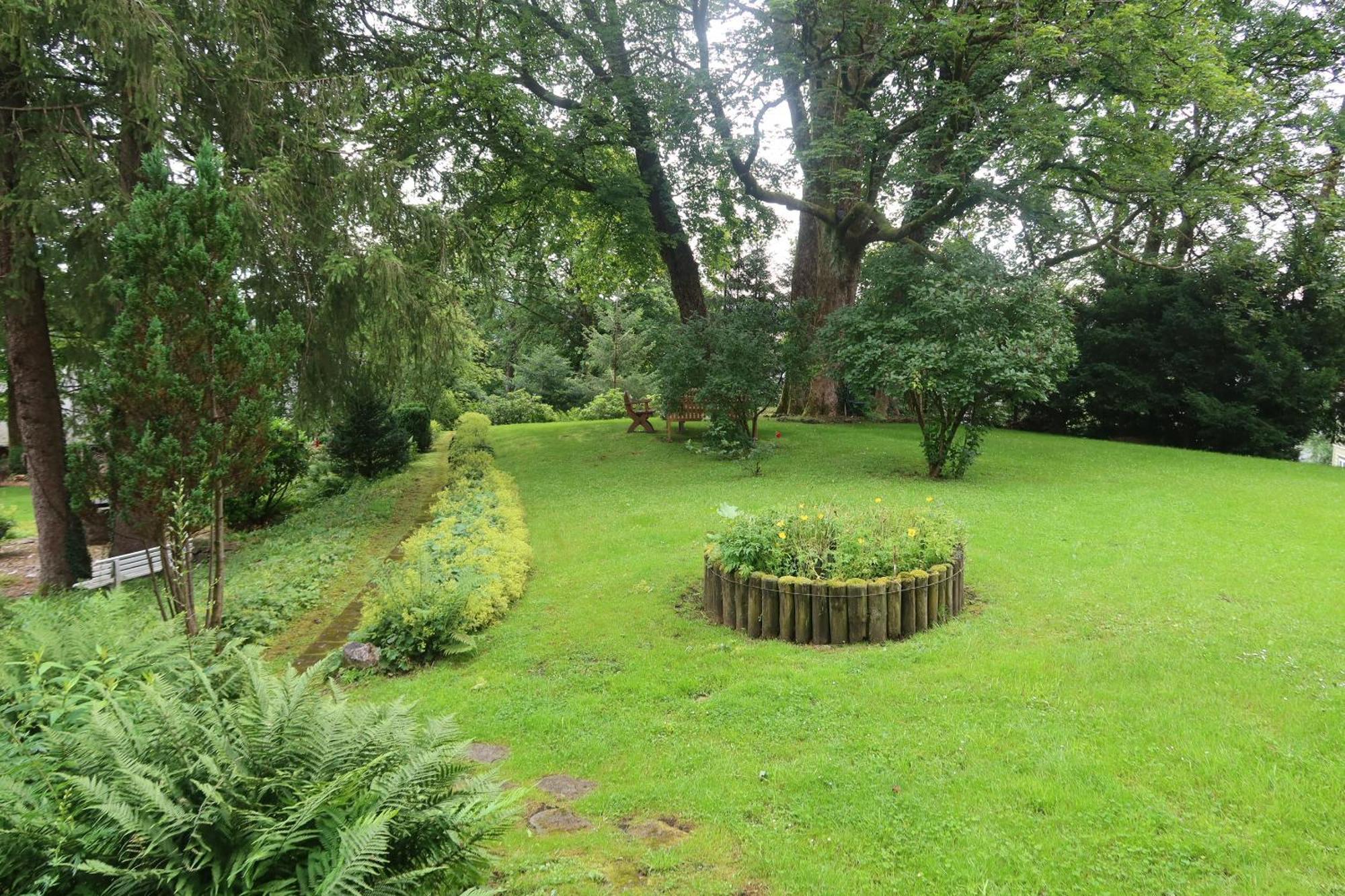 Liebevoll Eingerichtetes Ferienhaus Mit Grossem Garten クラウスタール・ツェラーフェルト エクステリア 写真